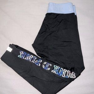 VS PINK Ultimate Capri Leggings 💙